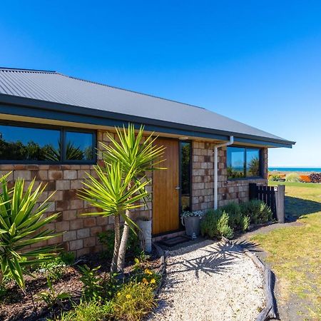 Ocean View Beachfront Apartment Blenheim Exterior foto