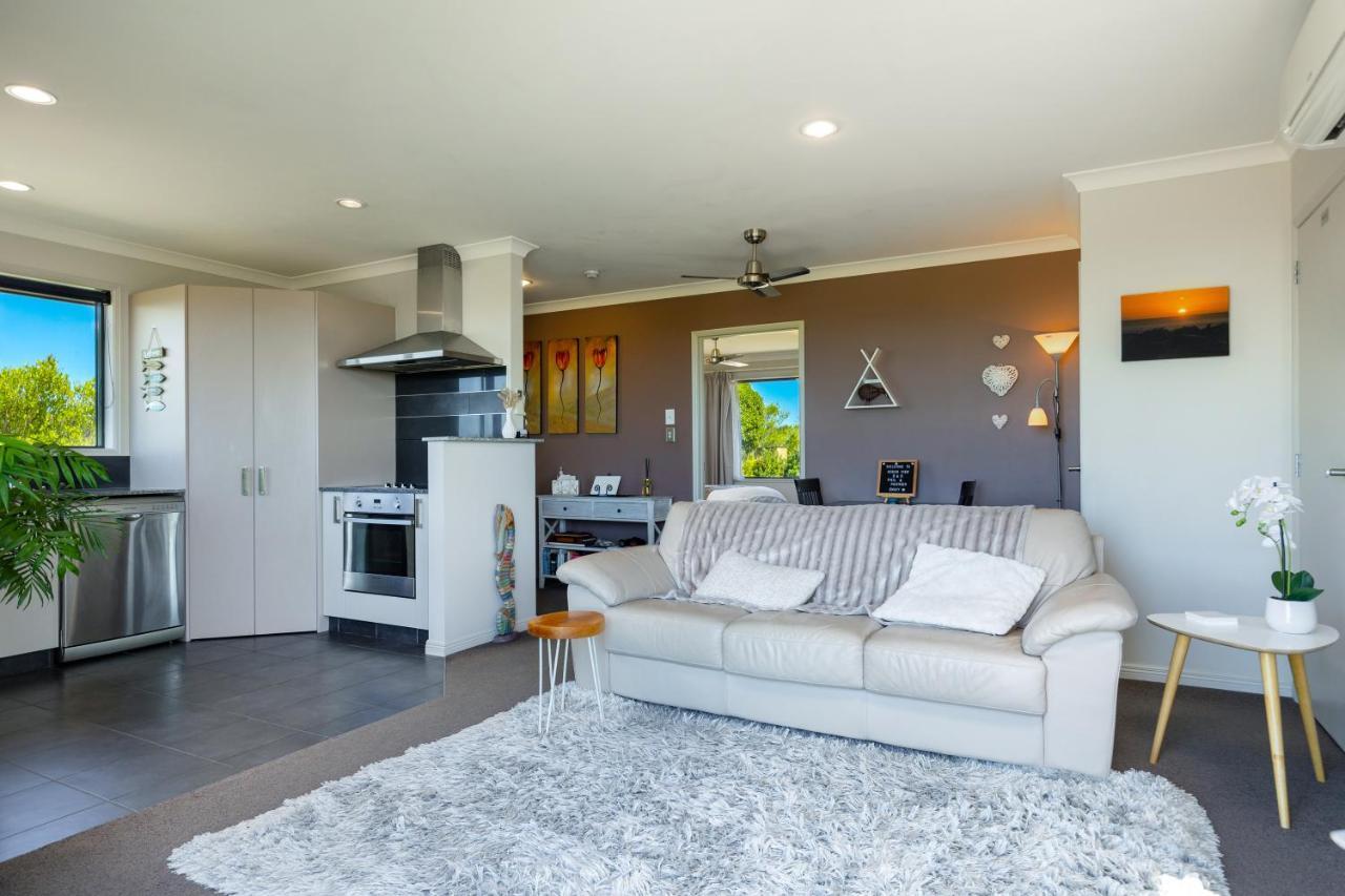 Ocean View Beachfront Apartment Blenheim Exterior foto