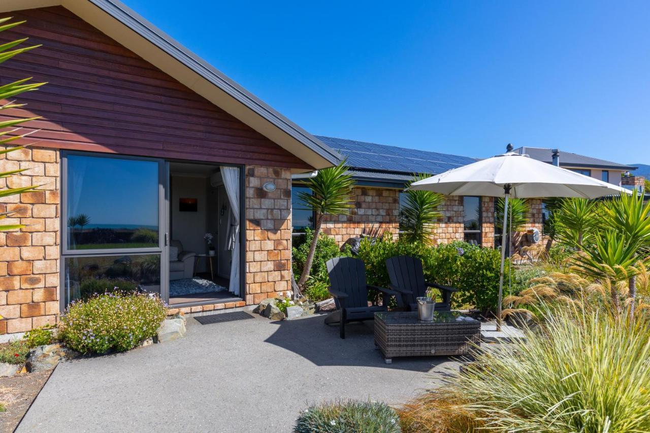 Ocean View Beachfront Apartment Blenheim Exterior foto
