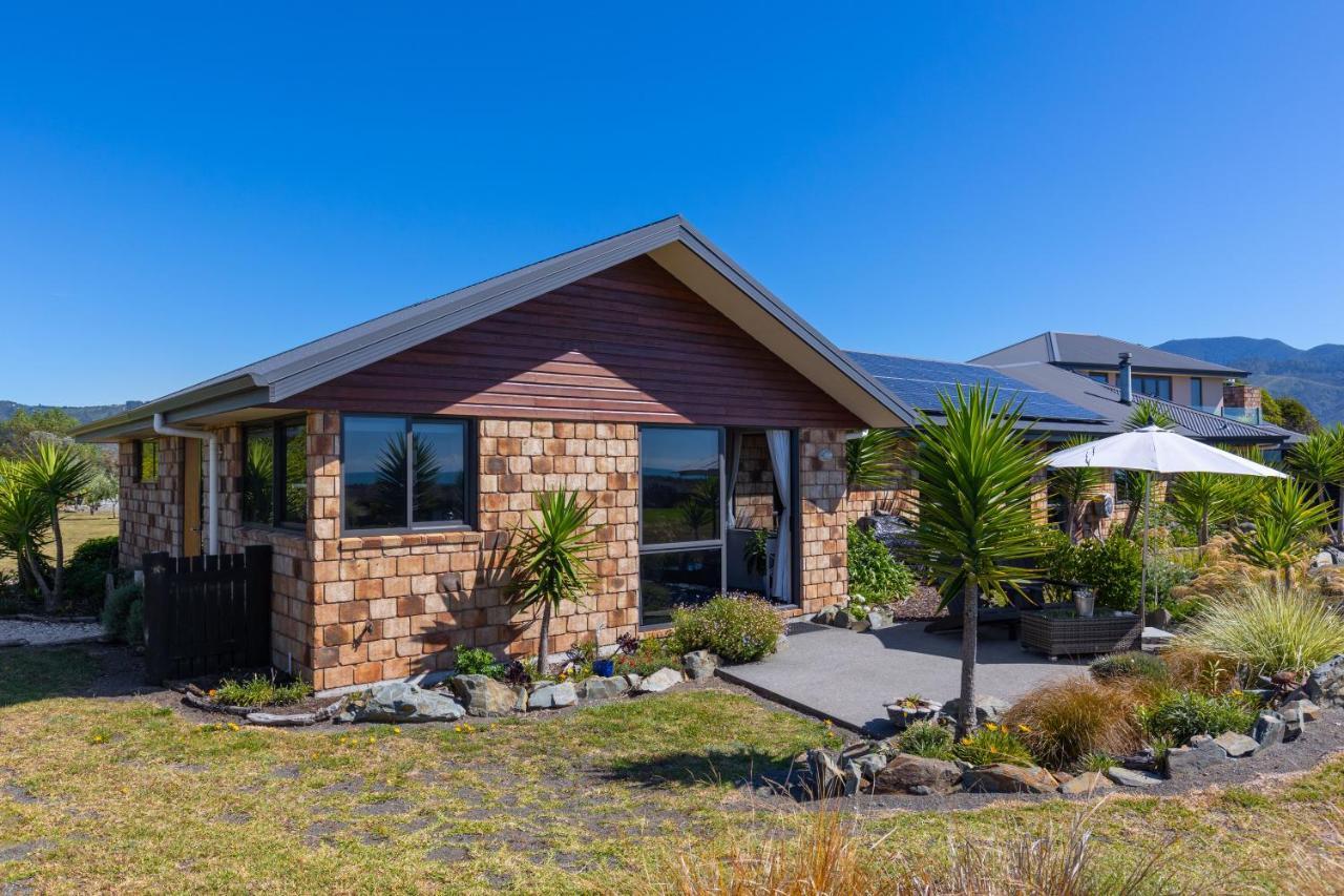 Ocean View Beachfront Apartment Blenheim Exterior foto